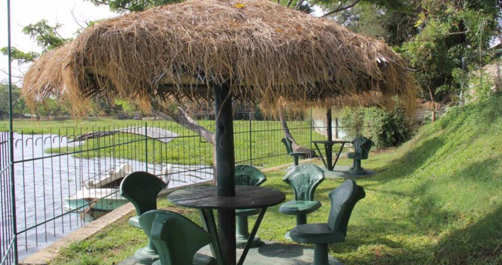 טיסמהרמה Lake Wind Hotel מראה חיצוני תמונה