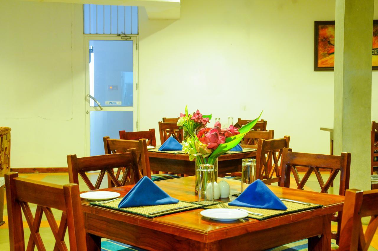 טיסמהרמה Lake Wind Hotel מראה חיצוני תמונה